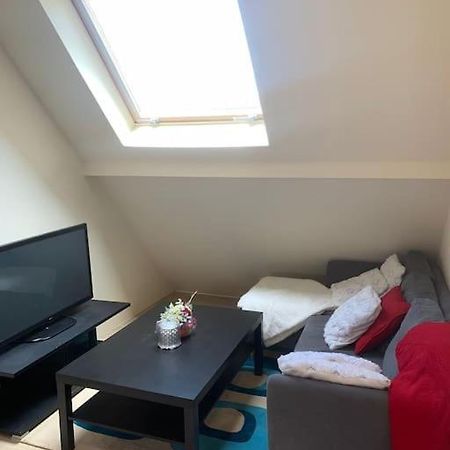 Studio Meuble Dans Une Maison Limay 外观 照片