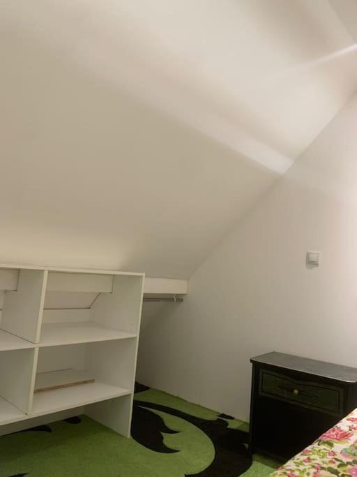 Studio Meuble Dans Une Maison Limay 外观 照片